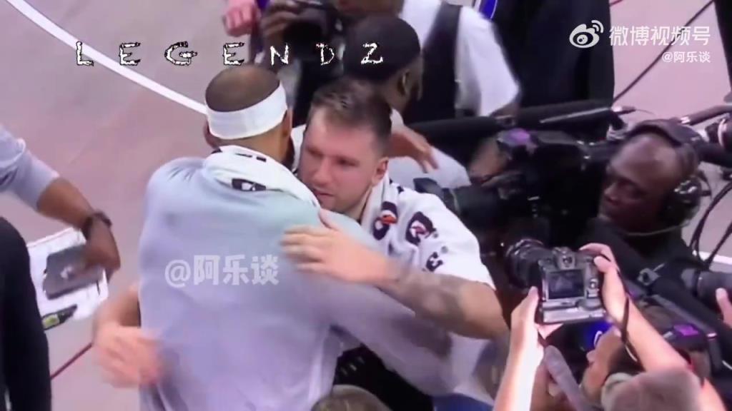 違規(guī)招募東契奇賽后與加福德悄悄話(huà)：我們會(huì)再度一起打球的